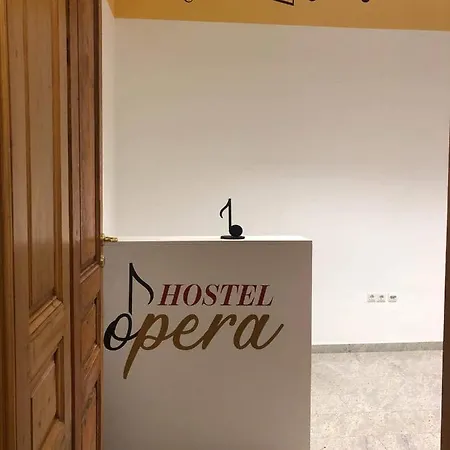 Opera Хостел *