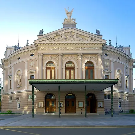 Хостел Opera Любляна