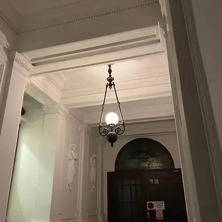 Opera Hostel Lublana